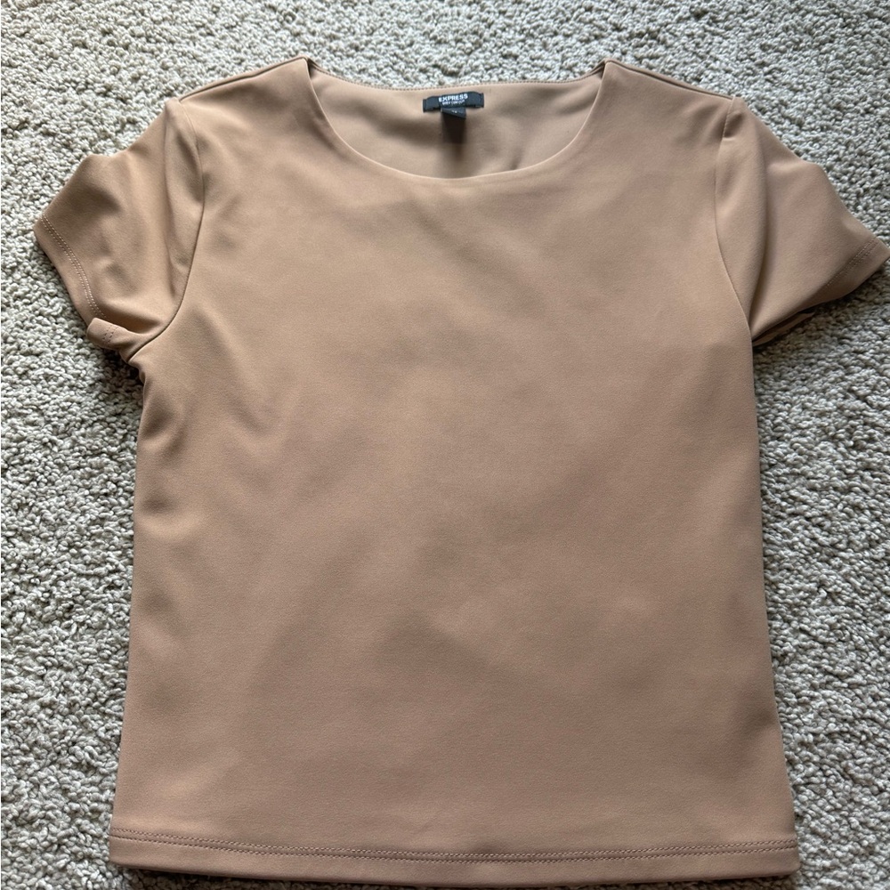 Express Camel Contour Short Sleeve Women's Tee